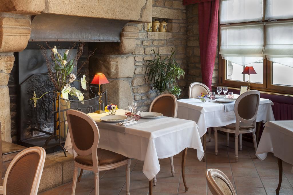 Au Relais Du Porhoet Guilliers Экстерьер фото